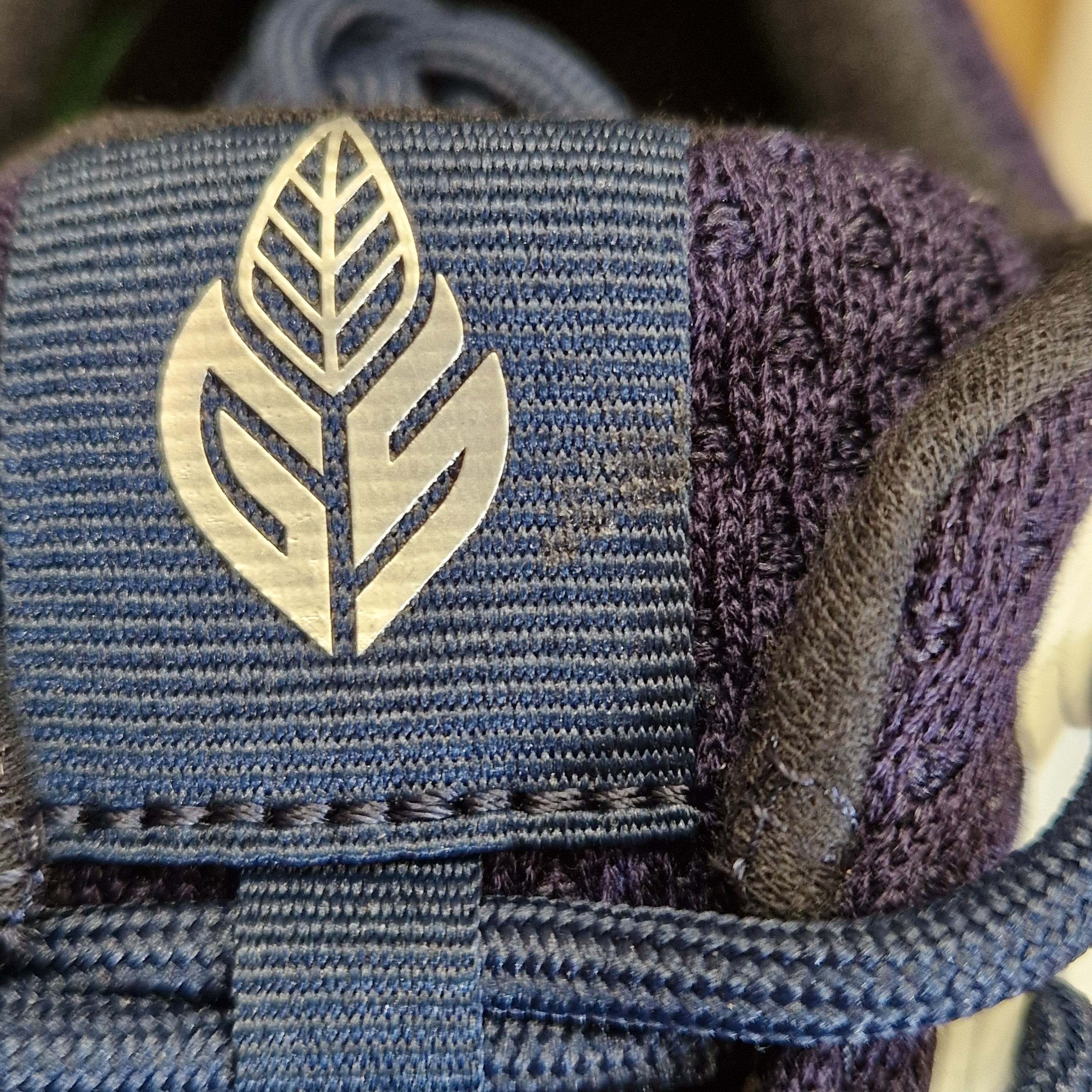 Green Steps ONE - NAVY - UK 5 / EU 38