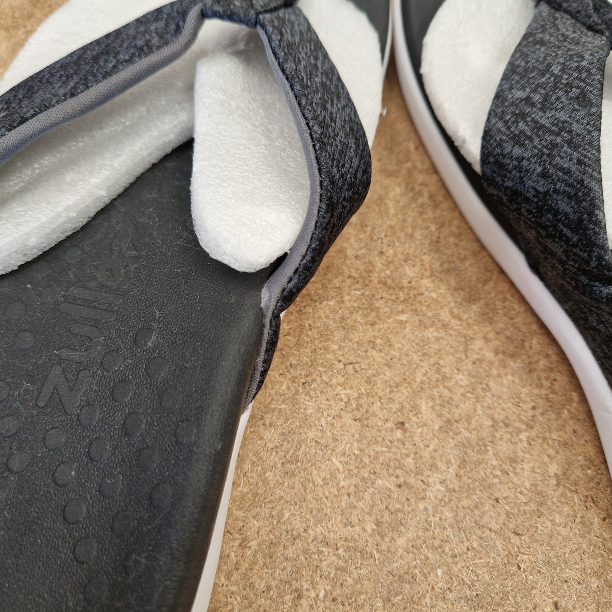 Active Flip Flops - BLACK - UK 7 / EU 41